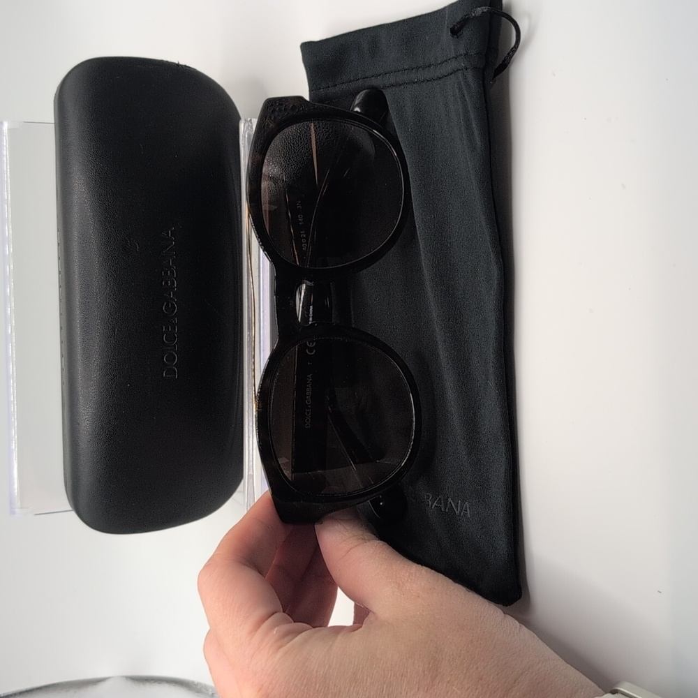 ✨FULL INCLUSION✨Dolce & Gabbana Tortoise Shell Sunglasses - Picture 2 of 6